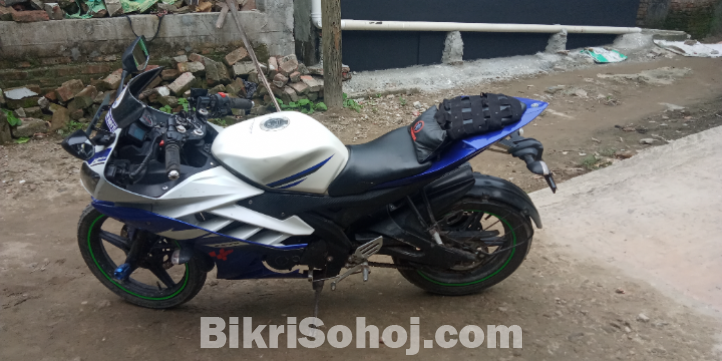 Yamaha R15 v2 (special edition)